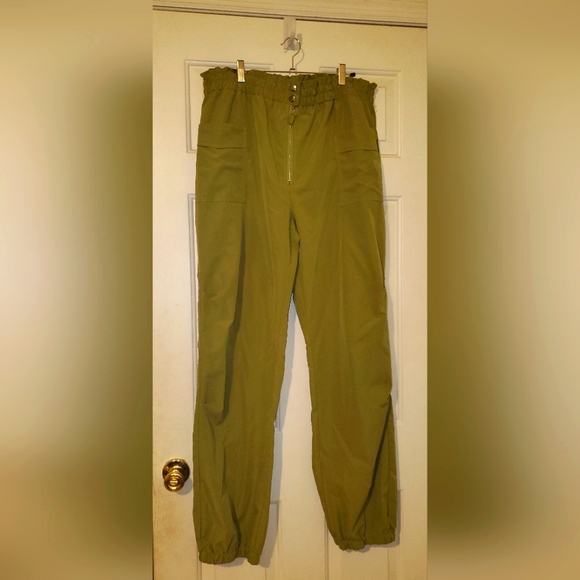 Olive Green Pants Say 3X but more like 1X - Picture 1 of 3